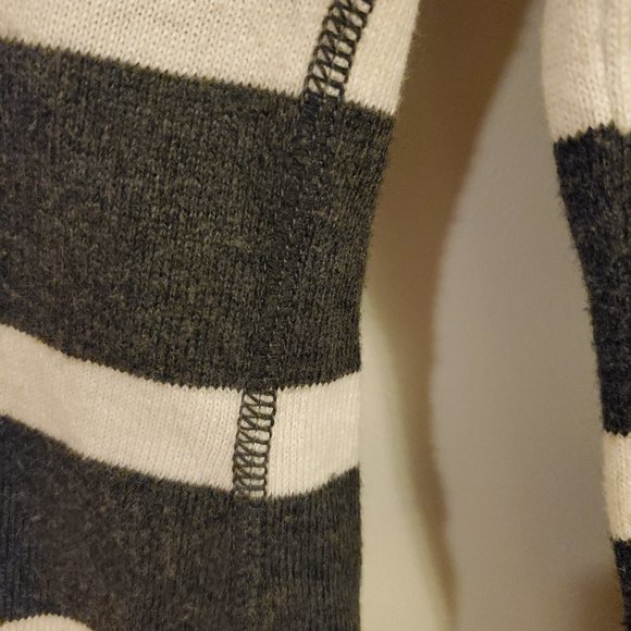 Aeropostale S/P Gray and White Striped Sweater - Picture 8 of 10